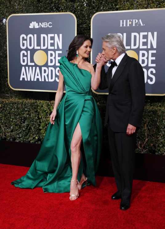 Catherine Zeta Jones y Michael Douglas, en la alfombra roja de los Globos de Oro 2019