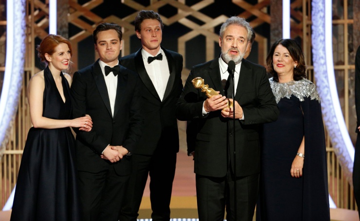 Los Globos de Oro premian a '1917' y 'Érase una vez en... Hollywood' y se olvidan de Almodóvar