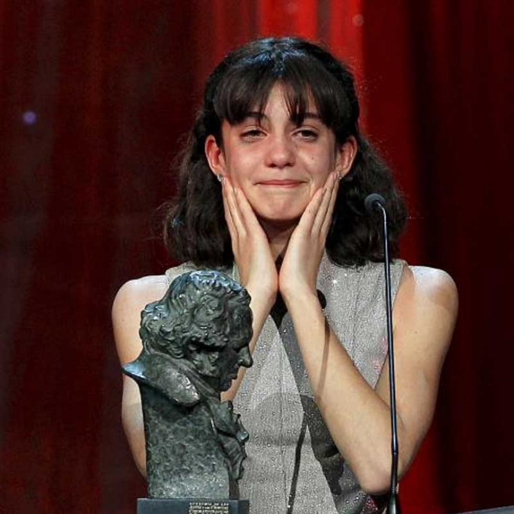 Nora Navas, emocionada tras recibir el Goya a la mejor actriz protagonista por su papel en "Pa negre"