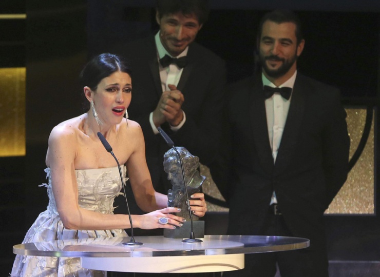 La actriz Nerea Barros recibe el Goya a la mejor actriz revelacin