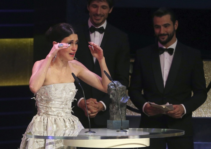 La actriz Nerea Barros recibe el Goya a la mejor actriz revelacin