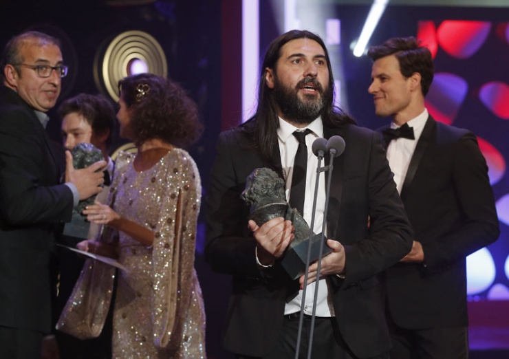 Nacho Arenas recibe el Goya al mejor Sonido por "El Desconocido", durante la ceremonia de la 30 edicin de los Premios Goya, que entrega la Academia de Cine, celebrada esta noche en el Hotel Auditorium de Madrid. EFE/Ballesteros