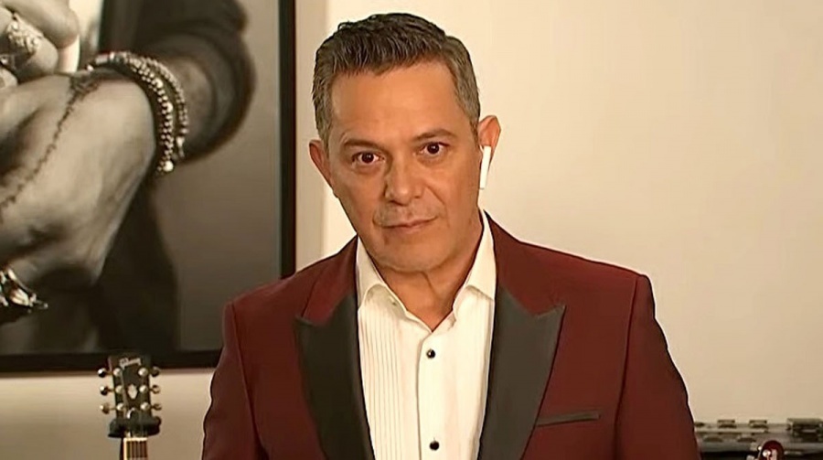 Alejandro Sanz en la alfombra roja virtual de los Premios Goya 2021.