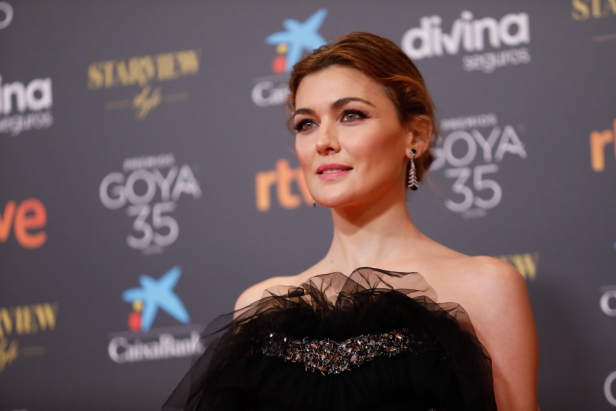 La actriz Marta Nieto posa en la alfombra roja en la 35 edición de los Premios Goya en el Teatro del Soho CaixaBank de Málaga a 6 de marzo del 2021.