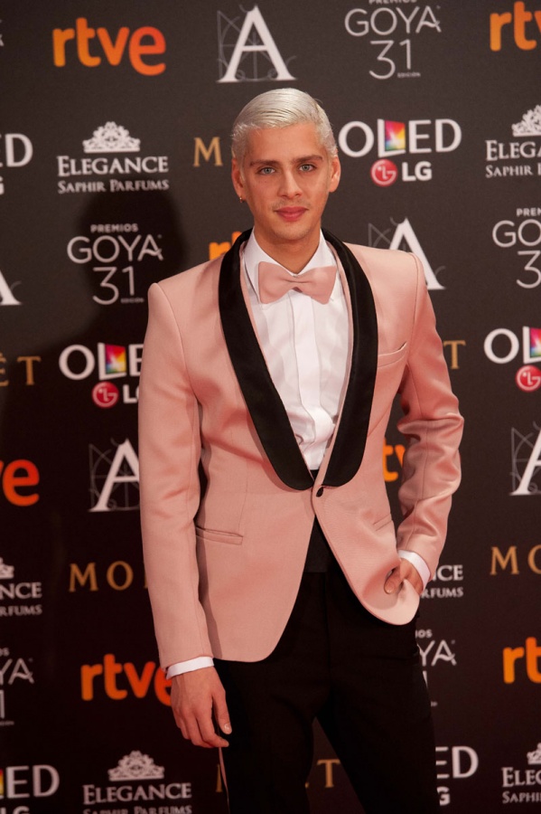 Eduardo Casanova, entre las peores vestidas de los Premios Goya 2017