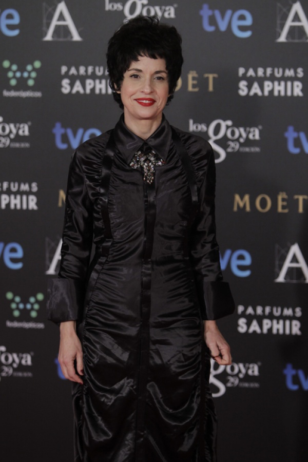 Adriana Ozores escogió un vestido negro barroco en los Premios Goya 2015 que demostró, una vez más, su falta de gusto por la moda.