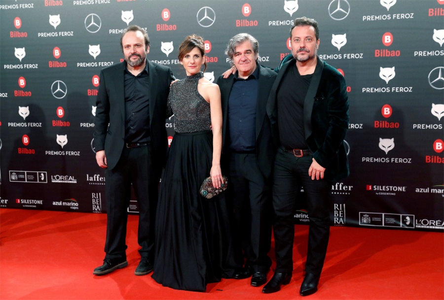 El equipo de la serie &quot;Vergenza&quot; , en la alfombra roja de los Premios Feroz 2019