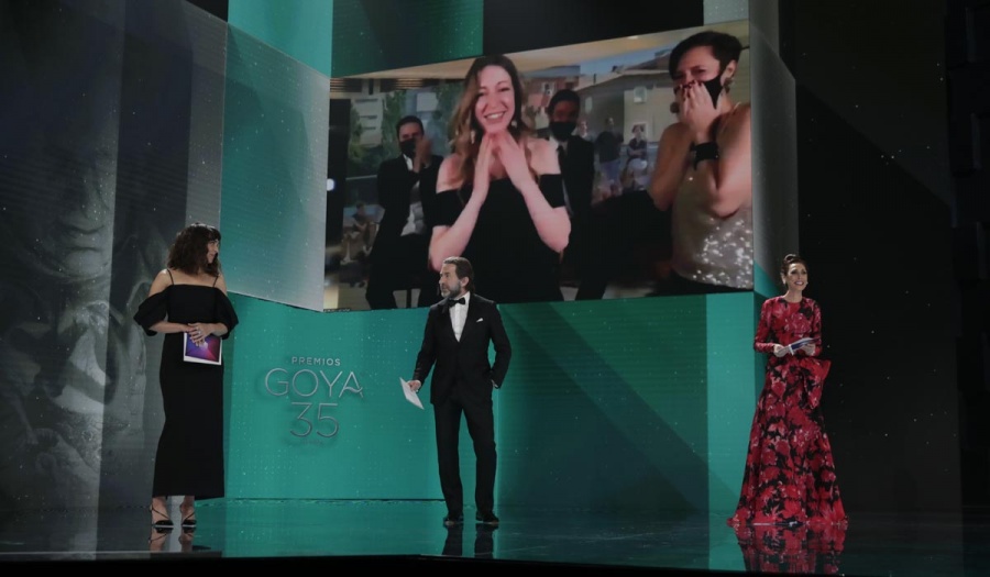Pilar Palomero recibe el Goya a la mejor dirección novel por 'Las Niñas'