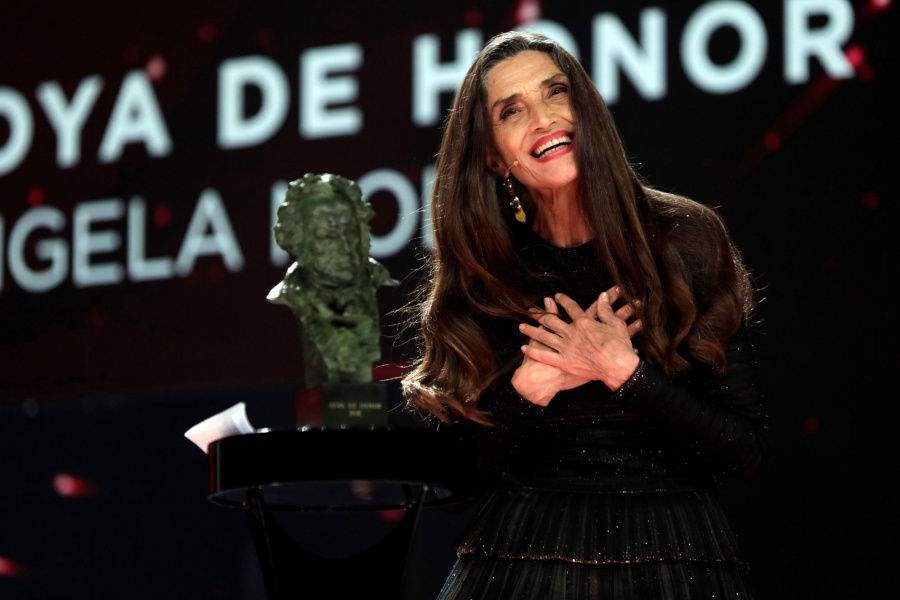 Los ganadores de los Goya: Ángela Molina celebra su  Goya de Honor 2021.