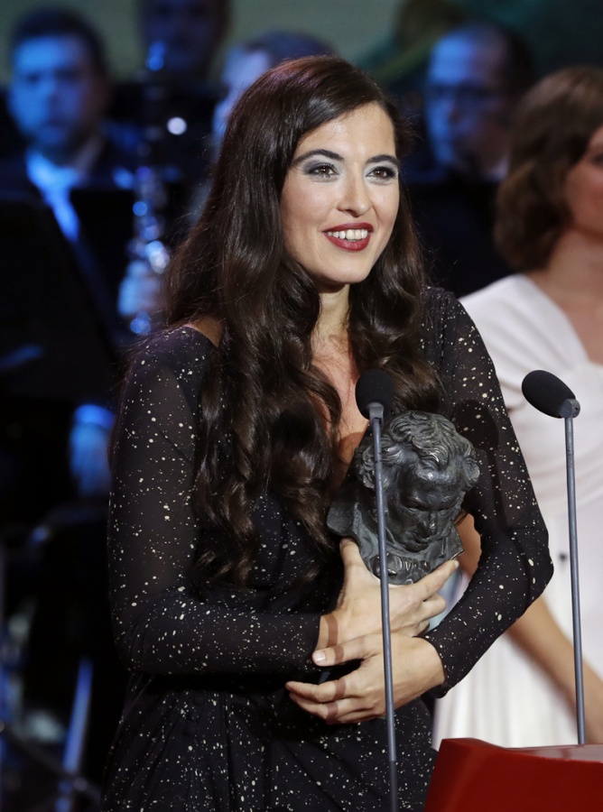 La cantante Silvia Prez Cruz recibe el Goya a la mejor cancin original por &quot;Ai, ai, ai&quot;, de la pelcula &quot;Cerca de tu casa&quot;