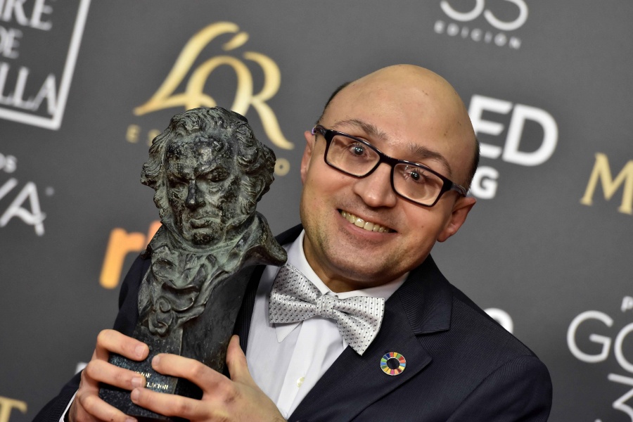 El actor Jesús Vidal tras recibir el Goya al Mejor Actor Revelación
