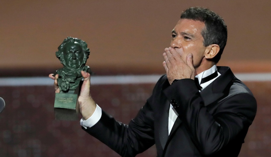 Antonio Banderas, ganador del premio a mejor actor en los Goya 2020
