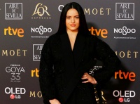 Rosalía defrauda en la alfombra roja de los Premios Goya