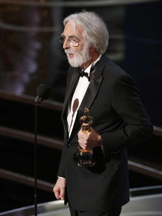 Michael Haneke recibe el Oscar a la mejor pelcula de habla no inglesa
