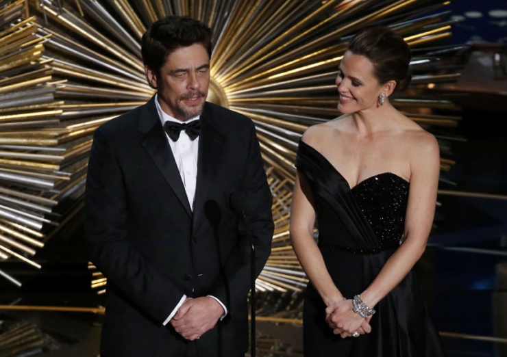 Benicio del Toro y Jennifer Garner.