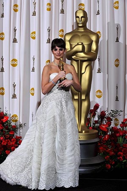 Los vestidos que hicieron historia en la alfombra roja de los Oscars