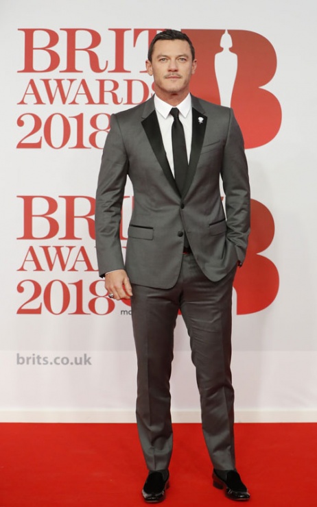 El actor Luke-Evans, en la alfombra roja de los BRIT Awards 2018