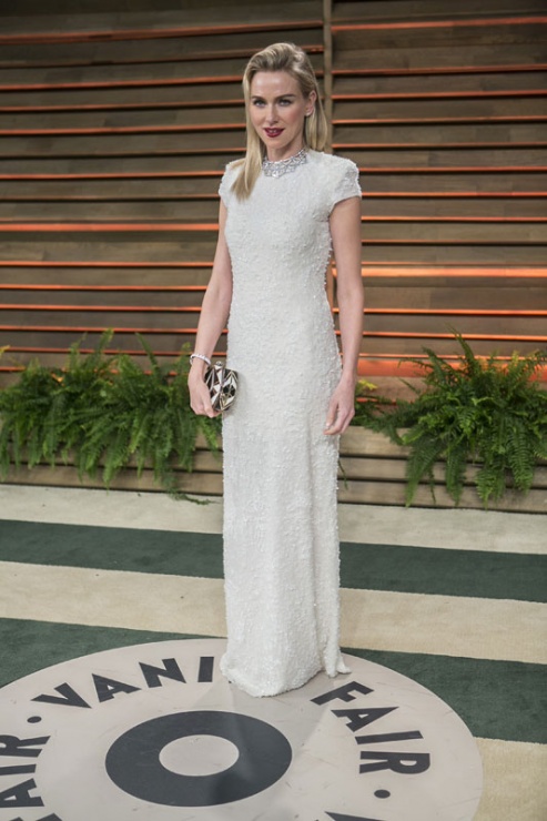 Naomi Watts, en la alfombra roja de los Oscars 2014