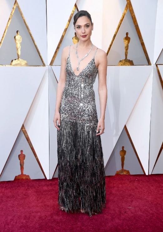 Gal Gadot en la alfombra roja de los Oscars 2018
