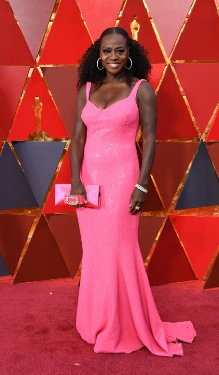 Viola Davis, de las peores vestidas de la alfombra roja de los Oscars 2018