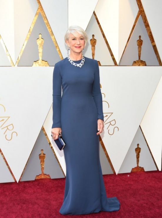 Helen Mirren en la alfombra roja de los Oscars 2018