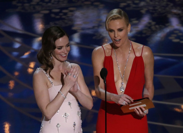Emily Blunt y Charlize Theron.