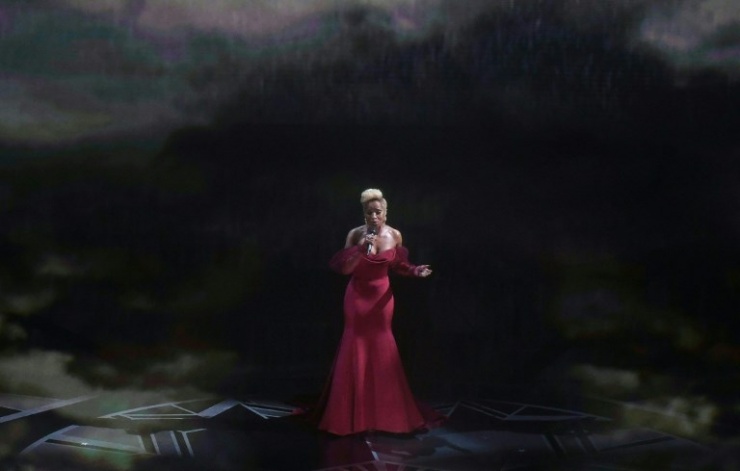 Mary J. Blidge canta en directo uno de los temas nominados al Oscar a la mejor canción original.