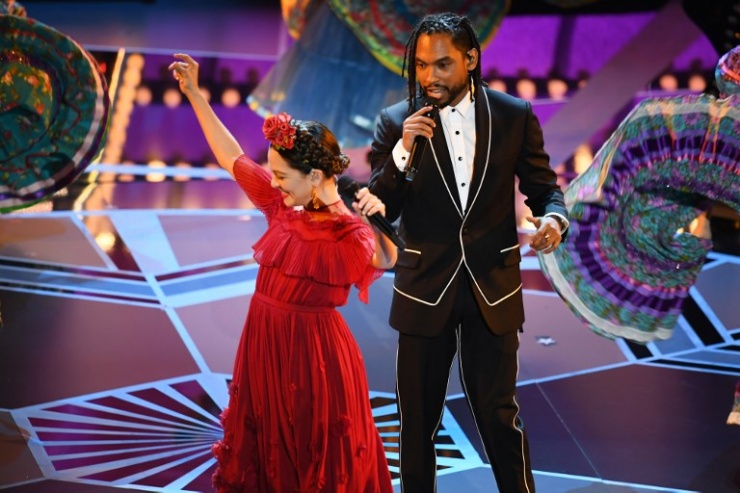 Miguel y Natalia Lafourcade cantan Recuérdame en la gala de los Oscars 2018