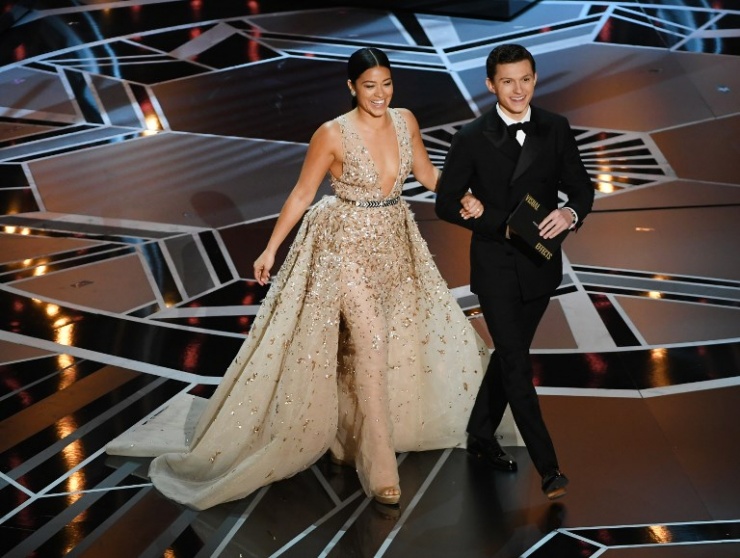 Gina Rodríguez y Tom Holland en la gala de los Oscars 2018