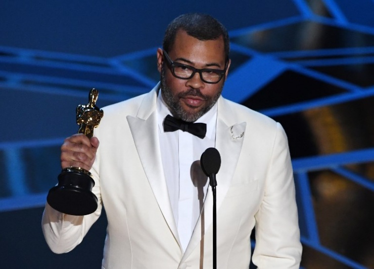 Jordan Peele recoge el Oscar al mejor guion original por 'Déjame salir'