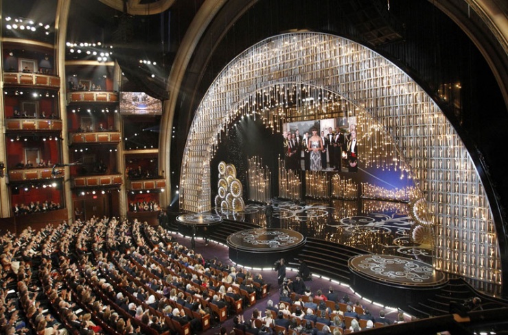 Una imagen general del Teatro Dolby, con la pantalla gigante en la que Michelle Obama anunció el ganador del Oscar a la mejor película para Argo.