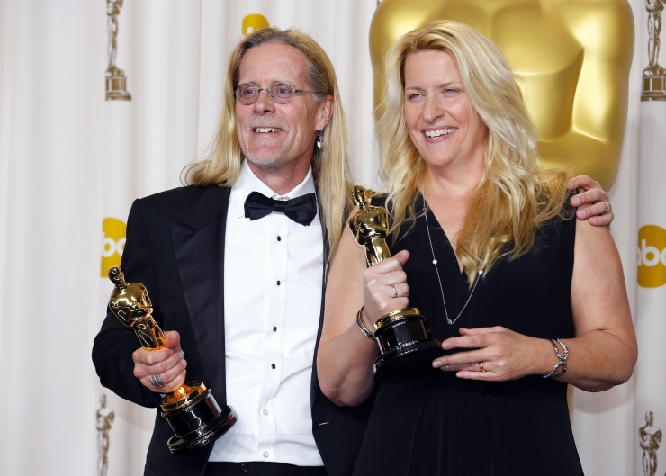 Per Hallberg y Karen Baker Landers, Oscar a la mejor edición de sonido por 'Skyfall'. Este galardón ha sido compartido con Paul N.J. Ottosson por 'La noche más oscura'. Es la sexta vez en la historia de los Oscar que la Academia de Hollywood entrega un premio compartido.