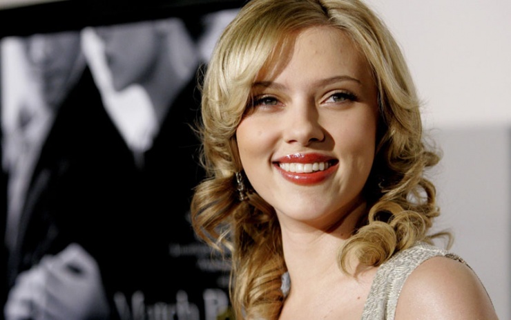 Scarlett Johansson, entre los presentadores de los Oscars