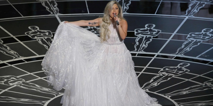 Homenaje de Lady Gaga a 'Sonrisas y lgrimas' en los Oscars