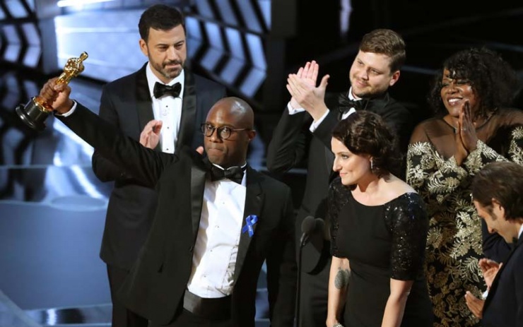 'Moonlight' se alza con el Oscar a la mejor pelcula tras un error histrico que dio el galardn a 'La la land'